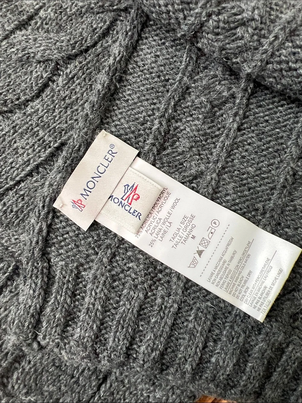Moncler luxurious cable